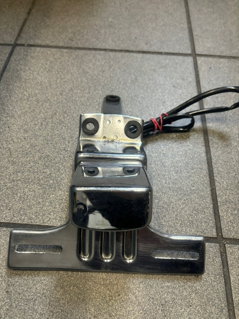 Suzuki Intruder VS 750 Hintergrundbeleuchtungsplatinenhalterung Product image