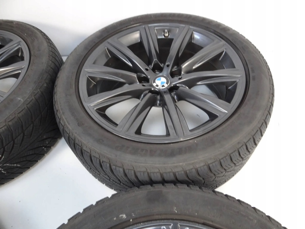 4 x BMW 5 G30 G31 FELGEN 6874440 8Jx18 IS30 mit Goodyear-Reifen Product image