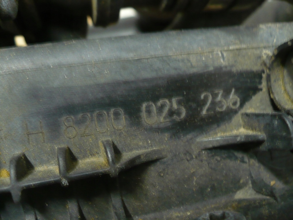 Renault Clio II 1,5 DCI 8200025236 Luftfiltergehäuse Product image