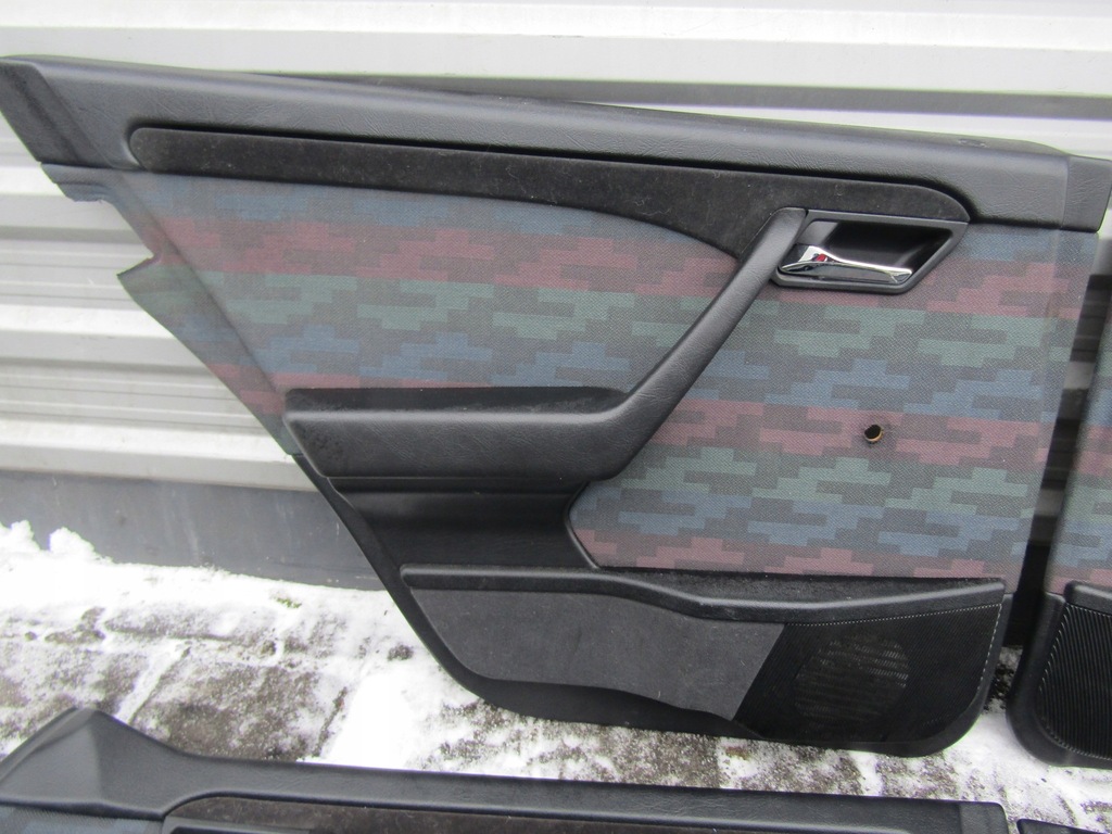 3 MERCEDES W202 93–97 BACON TÜRPOLSTERUNG 4 STÜCK SCHWARZE FARBE Product image