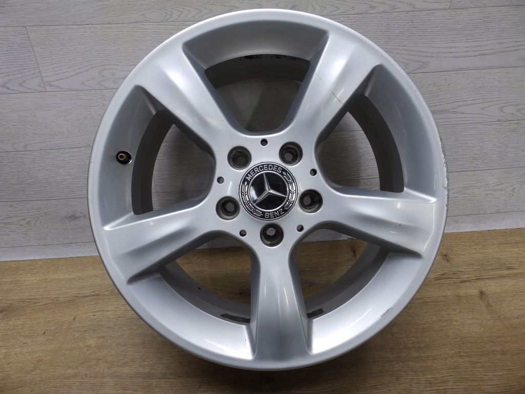 Mercedes C-Klasse A203 Felgen 7Jx16H2 Et31 5x112 Product image