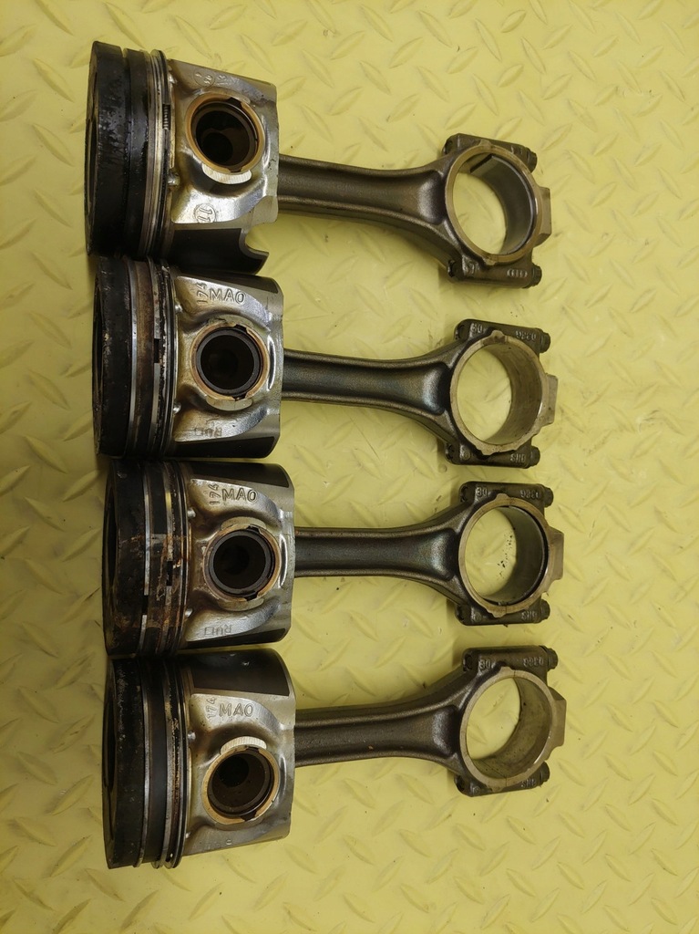 VW GOLF V 1.9 TDI KOLBEN PLEUEL Product image