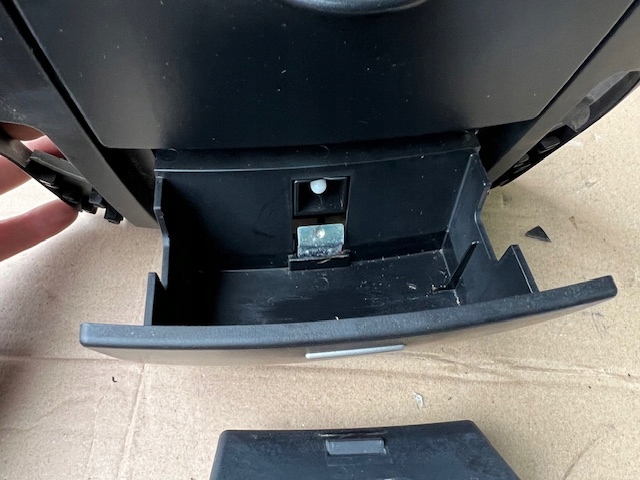 Kia Aschenbecher OE 84707-1H050EQ Product image