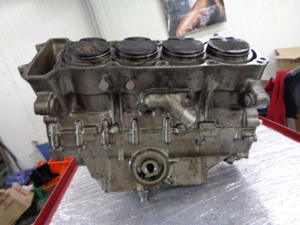 HONDA HORNET CB 900 Block, Motorkurbelgehäuse, Kolben Product image