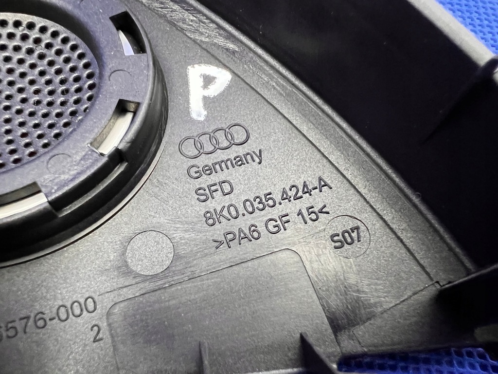 AUDI A4 B8 KRATKI BANG & OLUFSEN 8T0035405D 8T0857227A 45 Product image