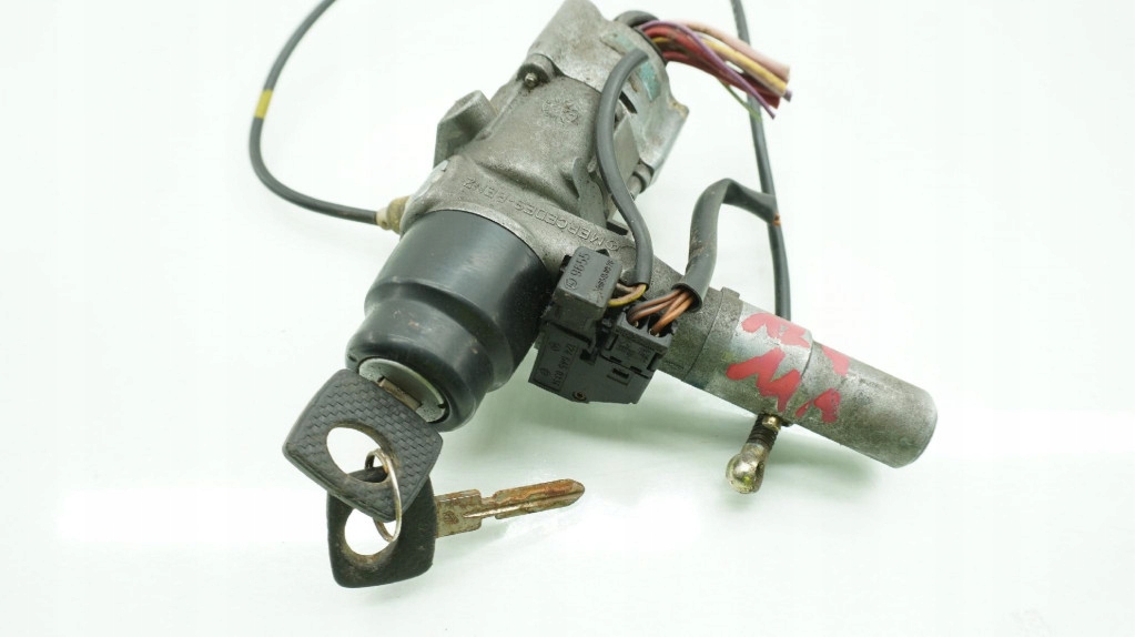 Mercedes S124 W124 Zündschalter mit einem Schlüssel 3.0 B Automat Product image