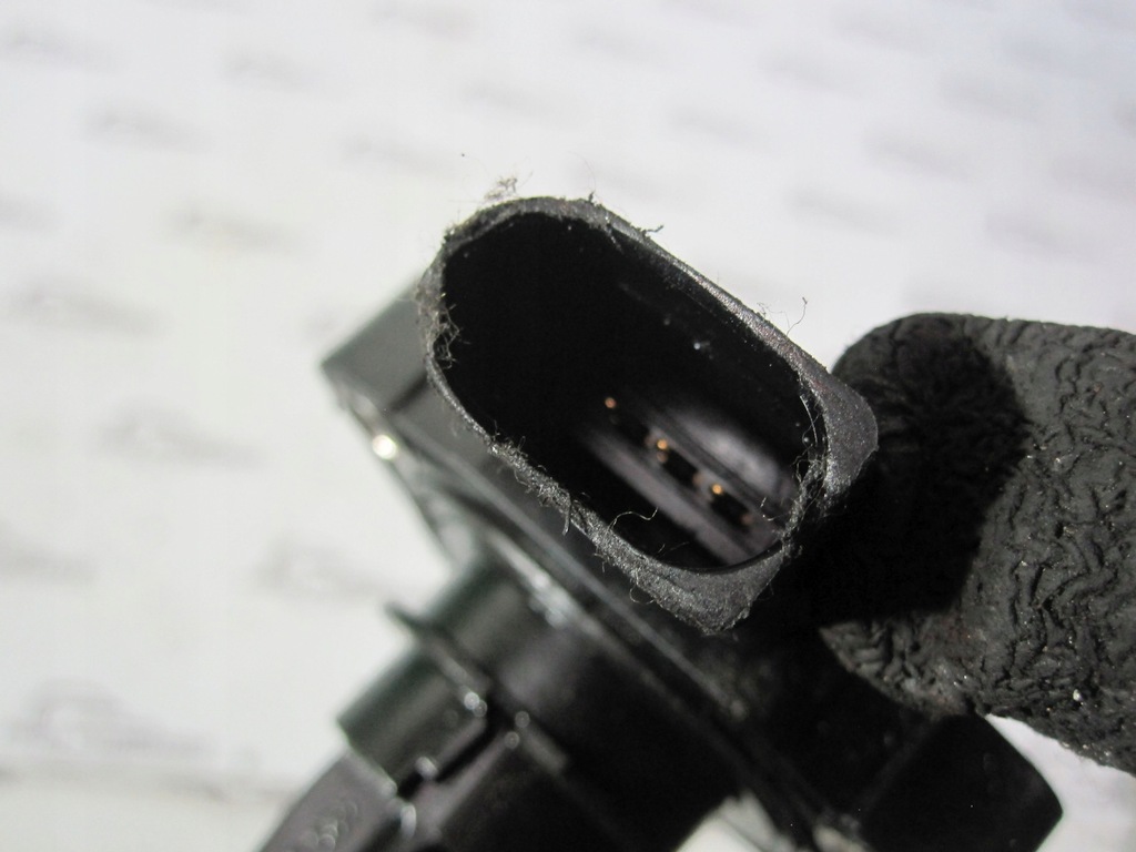 Audi A4 2.0 TDI CJC 140 km 13R Ölspiegel-Sensor 04L907660A 6PR010418-06 Product image