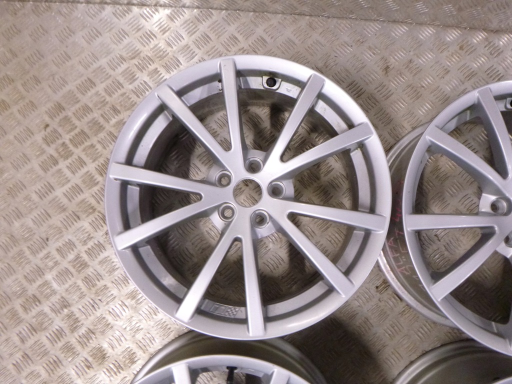 ALFA ROMEO 147 TI TURISMO INTERNAZIONALE FELGEN TOORA 7X17 ET40.5 5X98 Product image