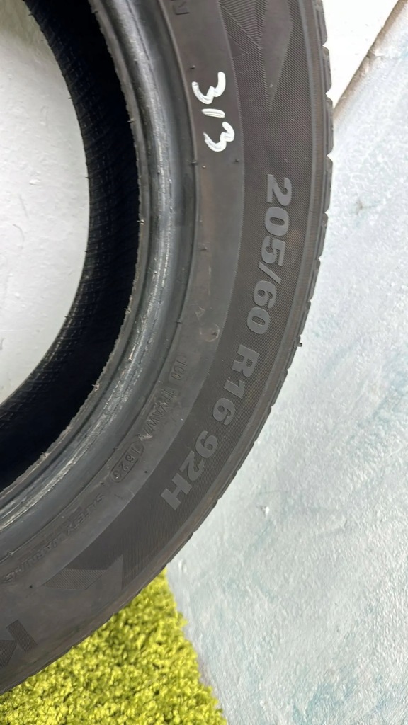 4x Winterreifen Set Kumho WinterCraft W52 205/60/16 92H 23r 7,5mm Schön Product image