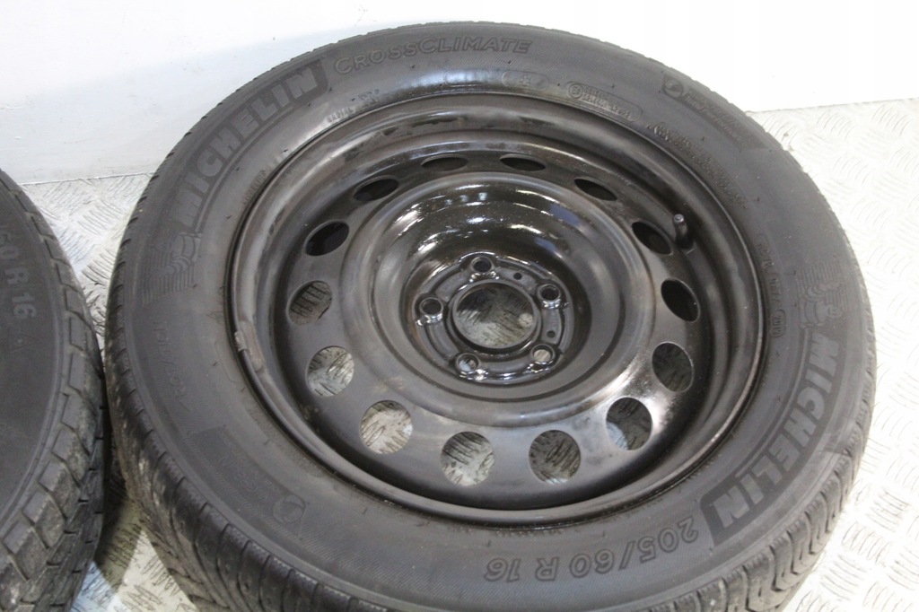 RÄDER REIFEN FELGEN 205/60 R16 BERLINGO IV 4 Product image
