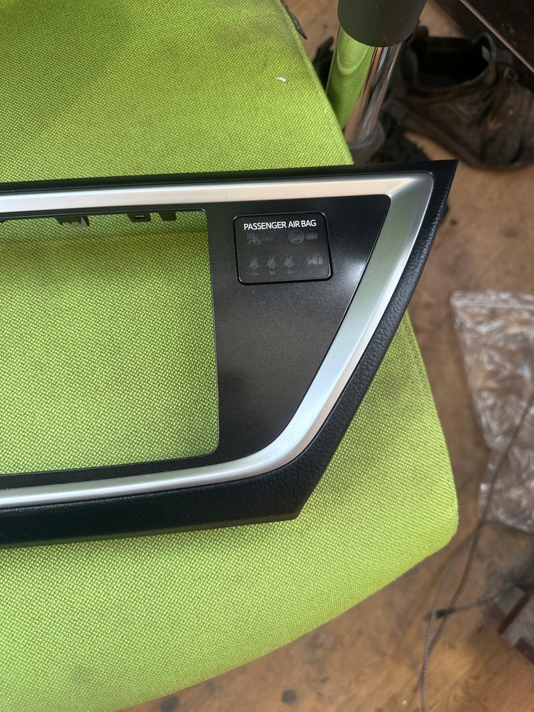 Radiorahmen Toyota OE 55405-02430, 55405-02440 Product image