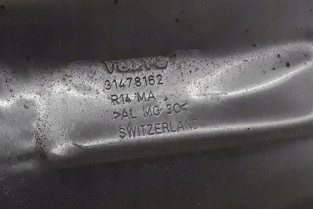 Befestigung des Volvo XC60 II -Kraftstofftanks (246) 31478162 2018 Product image