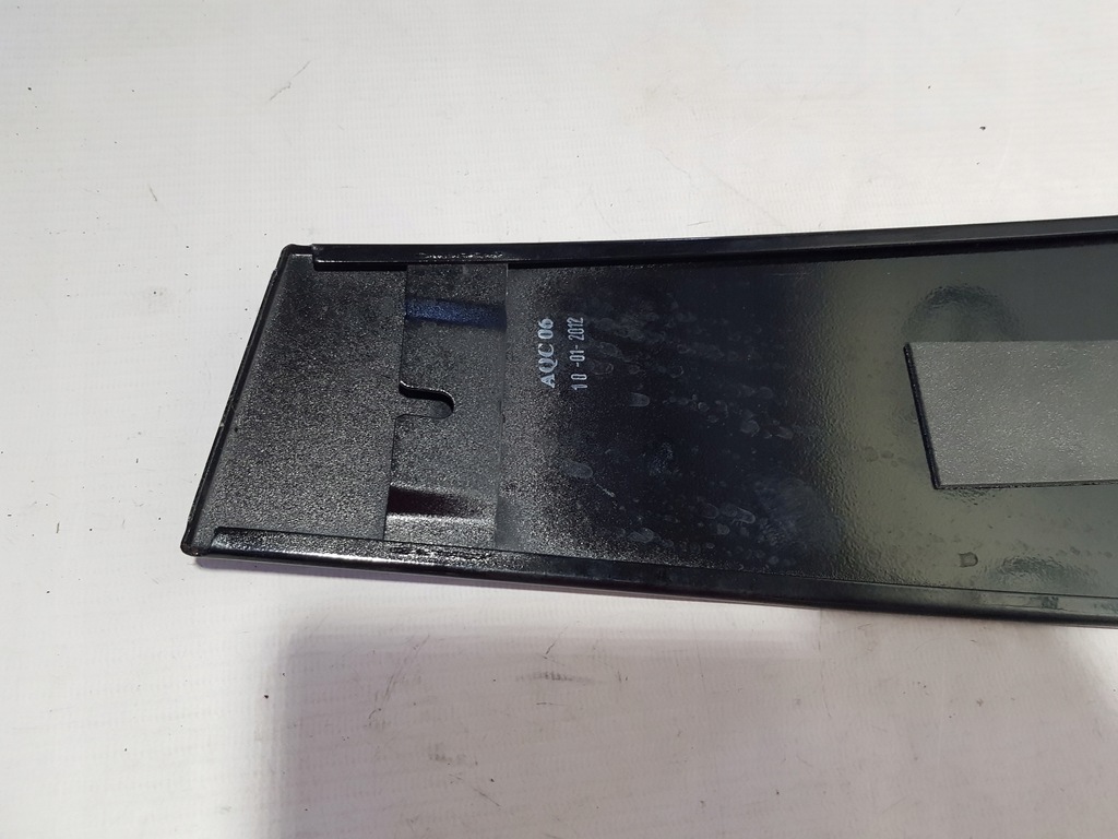 SÄULENABDECKUNG LINKS STREIFEN AUDI A7 C7 4G 4G8853289 Product image