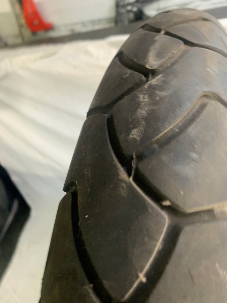 Bridgestone-Reifen 110 80 19 Product image