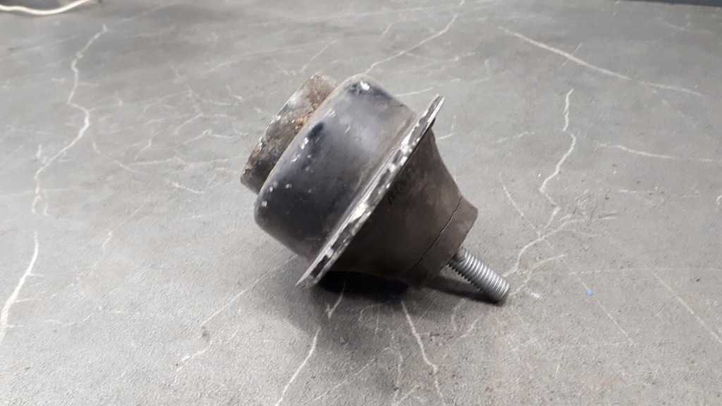 7700802927C Motorhalterung RENAULT 19 Product image