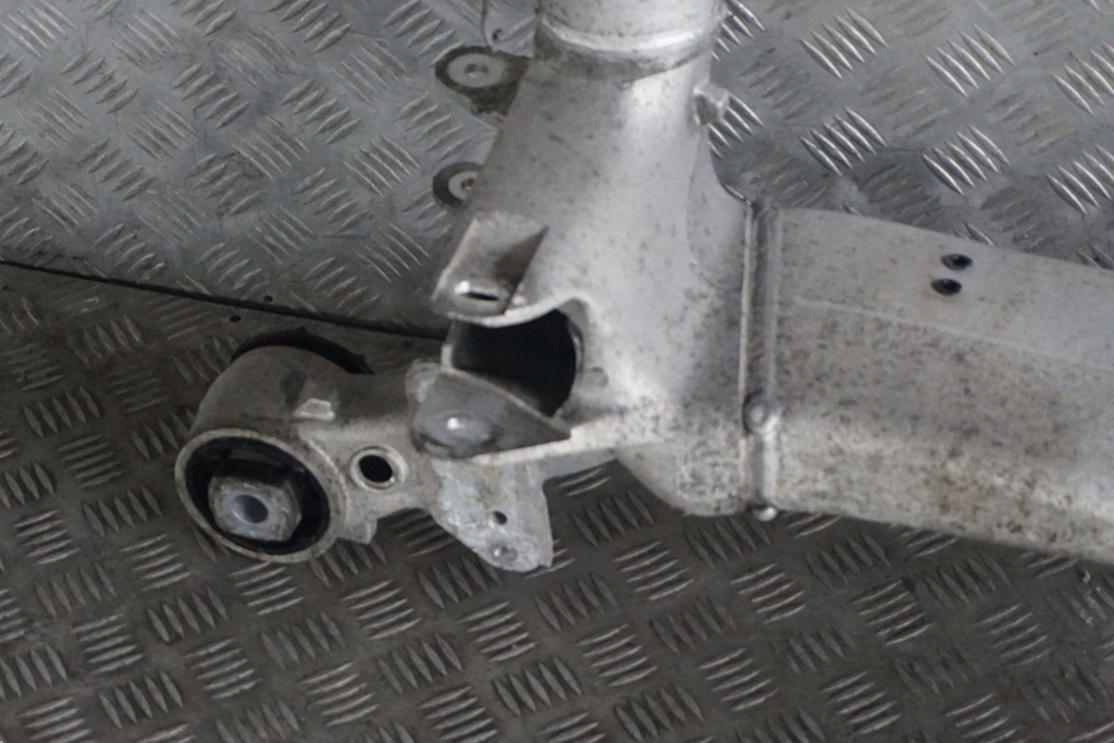 BMW E60 Kinderwagen Schlittenträger Wiege hinten Product image