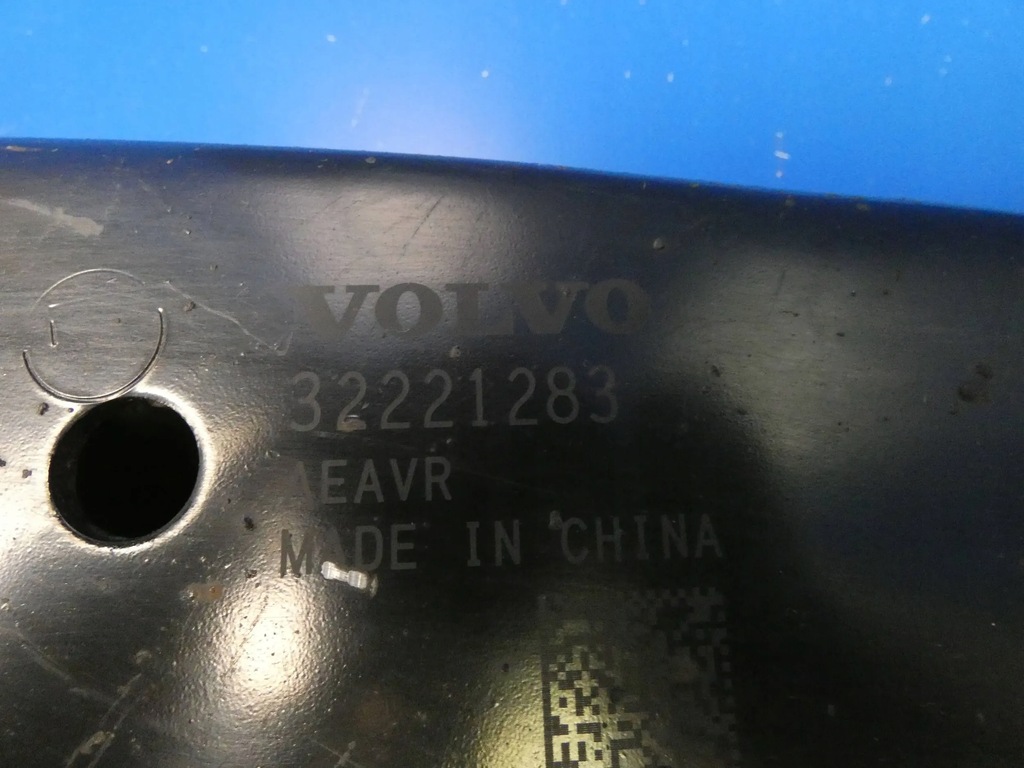 VOLVO XC40 VORNE LINKS QUERLENKER Product image