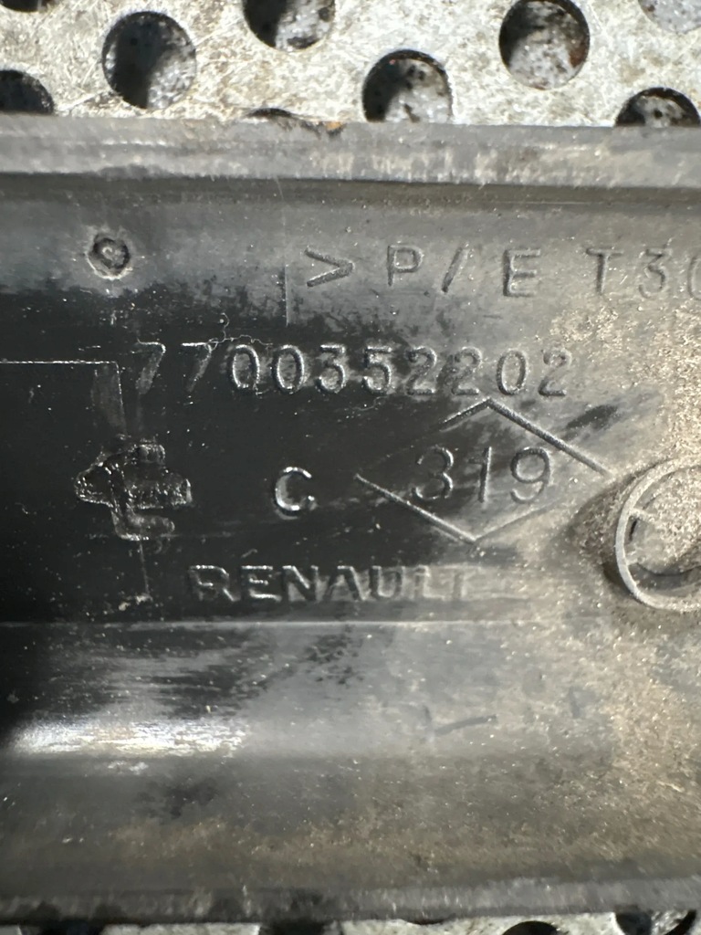 TÜRSTOPP-SCHARNIERABDECKUNG MASTER II 7700352202 Product image