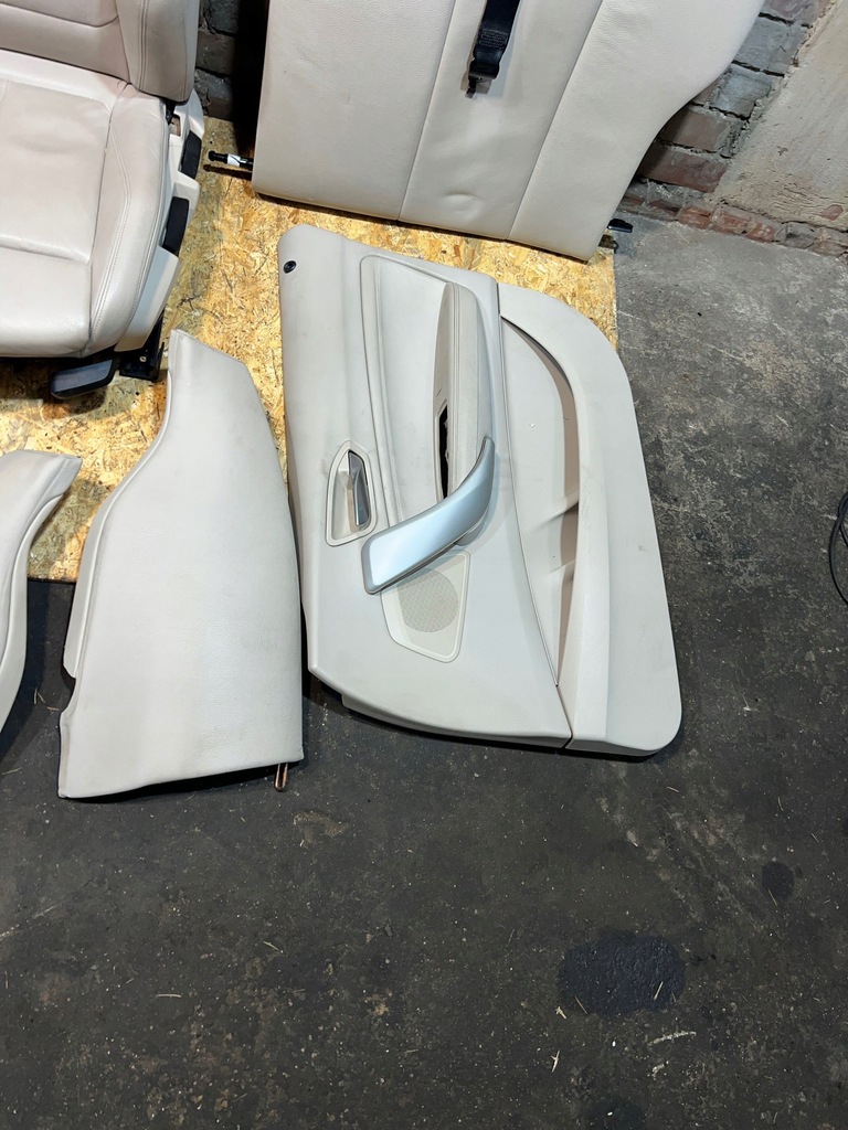 BMW 1 F20 UK SEAT SITZE, NICHT BEHEIZBARES LEDER-OYSTER-SET, ENGLISCHE VERSION Product image