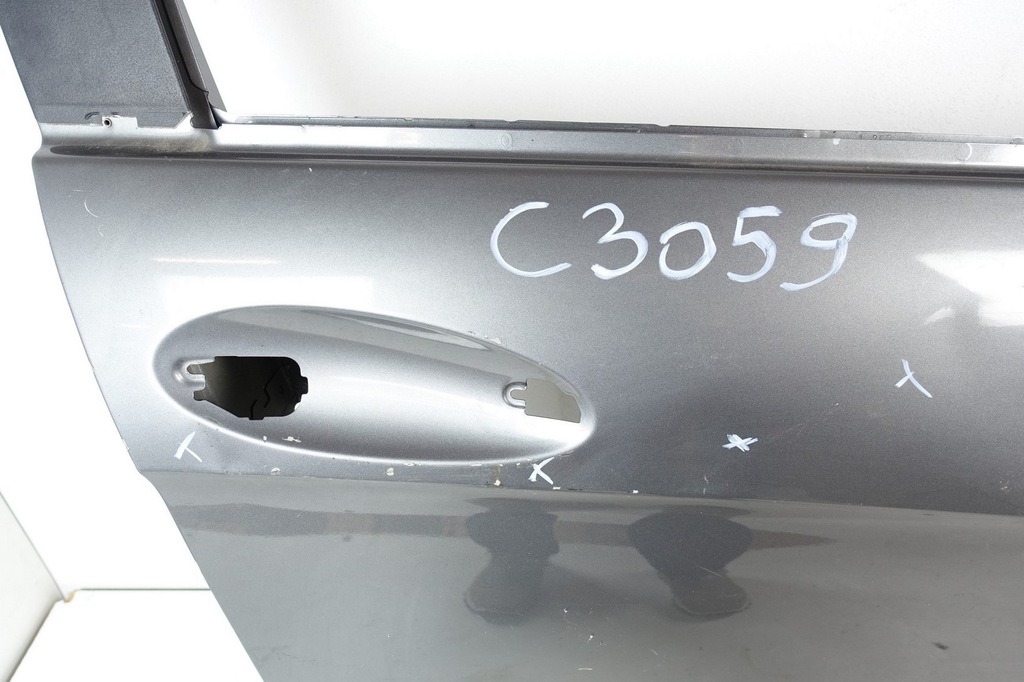 VORNE RECHTS VORDERTÜR MERCEDES A W169 5 TÜREN Product image
