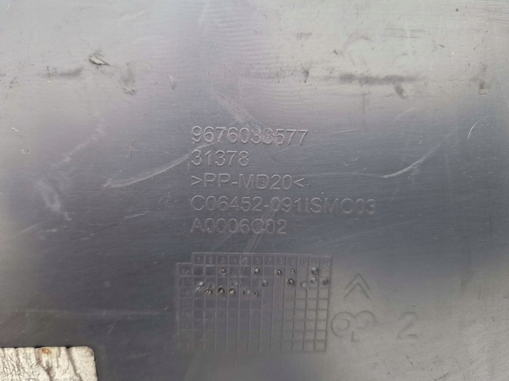 Citroen C4 Picasso II Obere Abdeckung des vorderen Gürtels 9676038577   2013 Product image