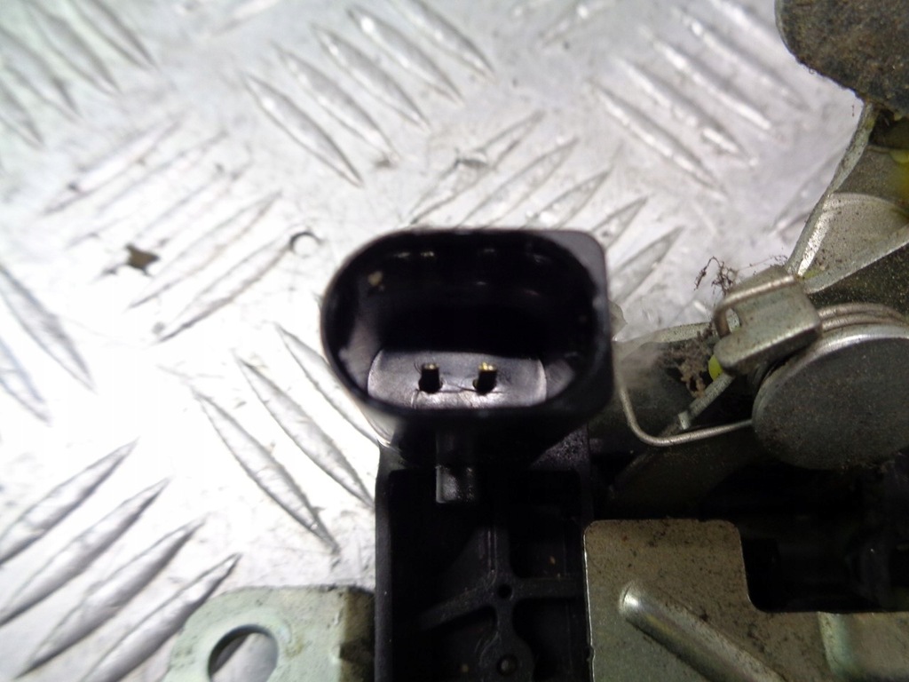 KOFFERRAUM SPÄTSVERRIEGELUNG MITSUBISHI COLT 1.1 MN141018 Product image