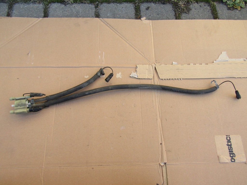 E17 MERCEDES W124 VENTILSCHLAUCHHAKEN WASCHMASCHINE DÜSE Product image