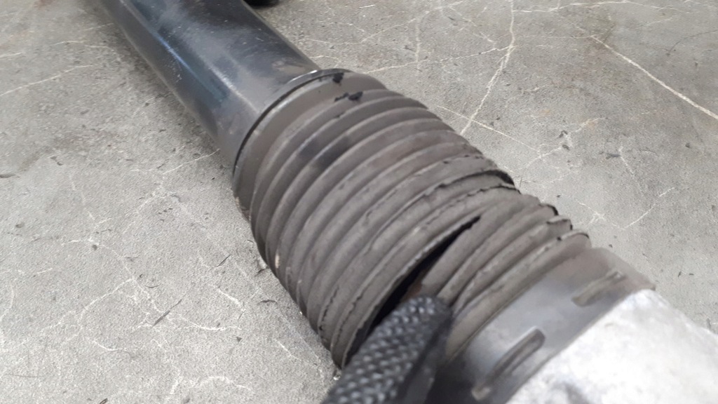 A1673200302 Links Stoßdämpfer Heck Mercedes-Benz GLS X166 Product image