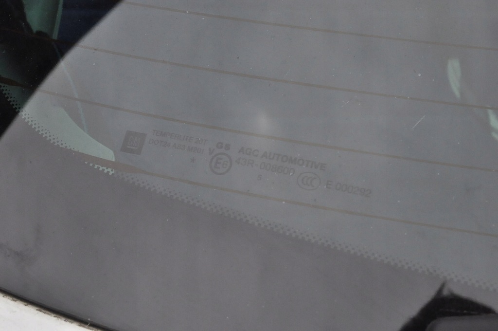 OPEL INSIGNIA EIN HECKKOFFERHEBER Product image