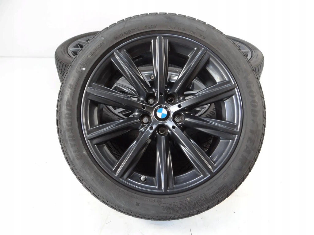 4 x BMW 5 G30 G31 FELGEN 6874440 8Jx18 IS30 mit Goodyear-Reifen Product image