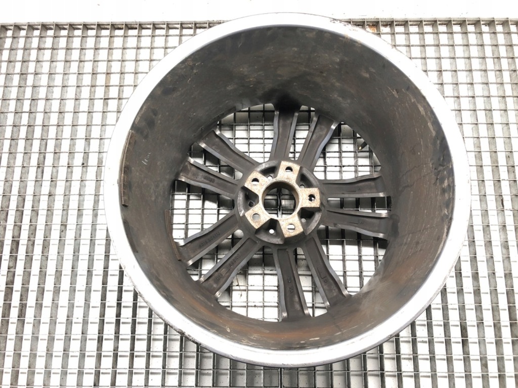 ALUMINIUMFELGE 20" 11J 5X120 ET30 MITTE 74 BMW E70 Product image