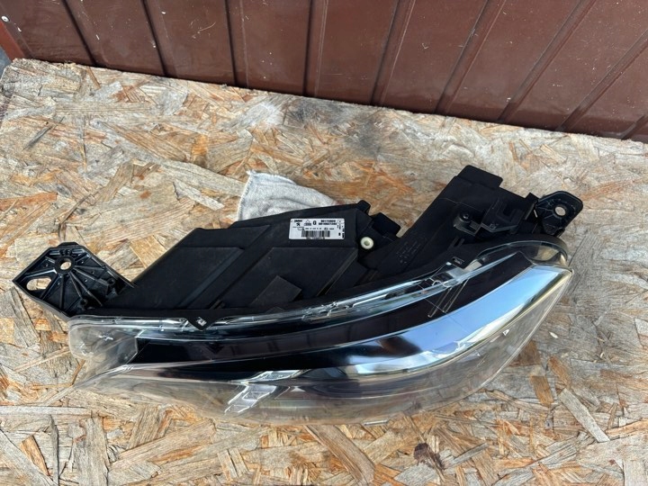 VORDERLEUCHTE LINKS PEUGEOT PARTNER IV RIFTER 17-22 Jahre 9816827280 Product image