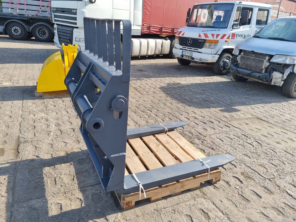 CARAT MIT KIPPGABELN PFB 5 Tonnen * MANITOU * MERLO * Import Deutschland Product image