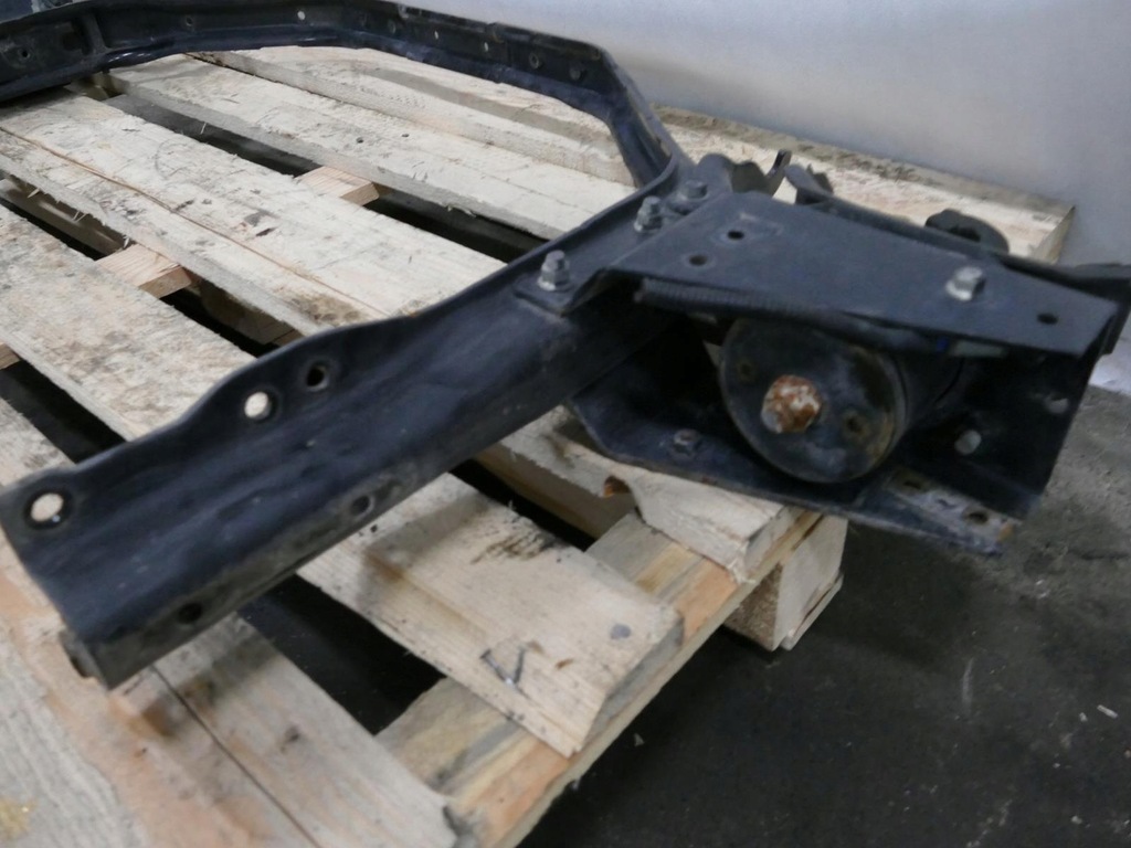 MITSUBISHI CANTER FUSO RIEMENSTRÄGER-KABINENBEFESTIGUNG Product image