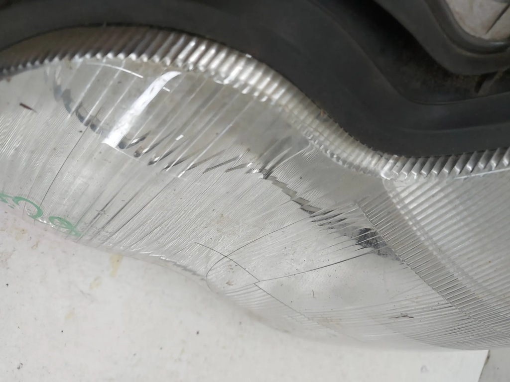 Mercedes-Benz C-Klasse 203 W203 linker Frontscheinwerfer-Frontreflektor Product image