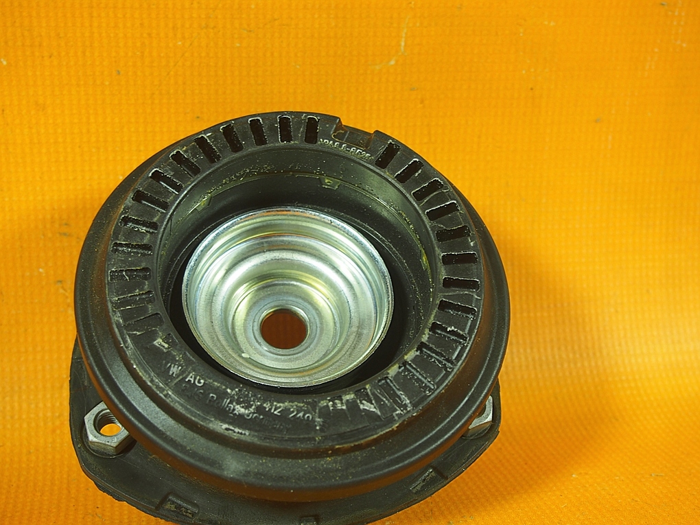 Audi Q2 81A 32KM Stoßdämpferhalterung VORNE 5q0412331e / 5q0412249e Product image