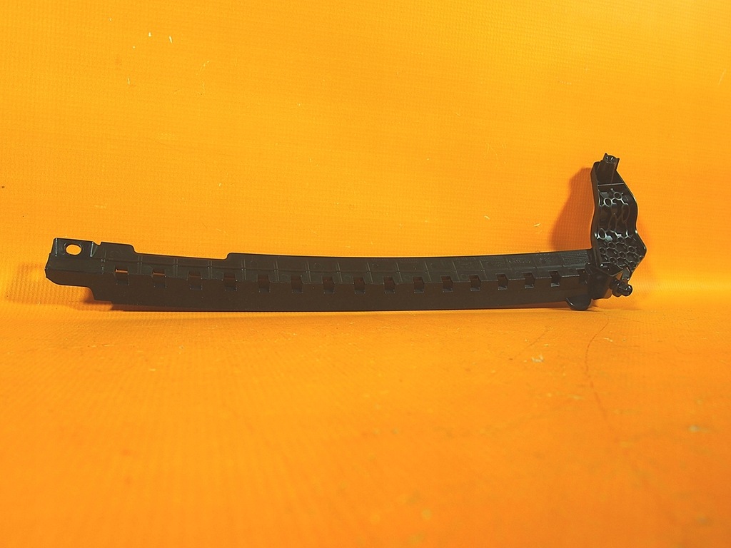 Audi Q3 83A SB 18KM Fensterführung hinten LINKS 83a839067 Product image