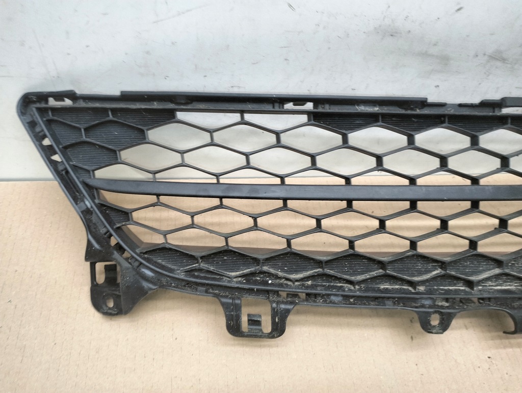MITTLERER GRILL-STOßSTANGE VORNE MAZDA 6 GH LIFT 2010-2012 Product image