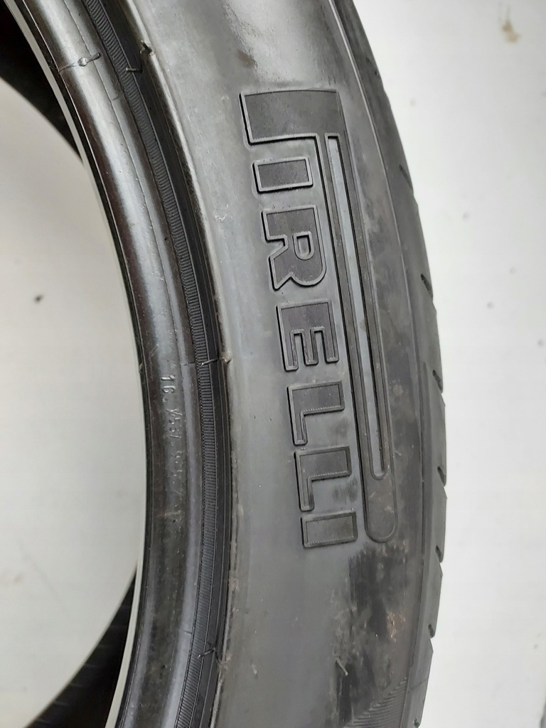 Pirelli P Zero 265/40ZR21 105 Y Product image