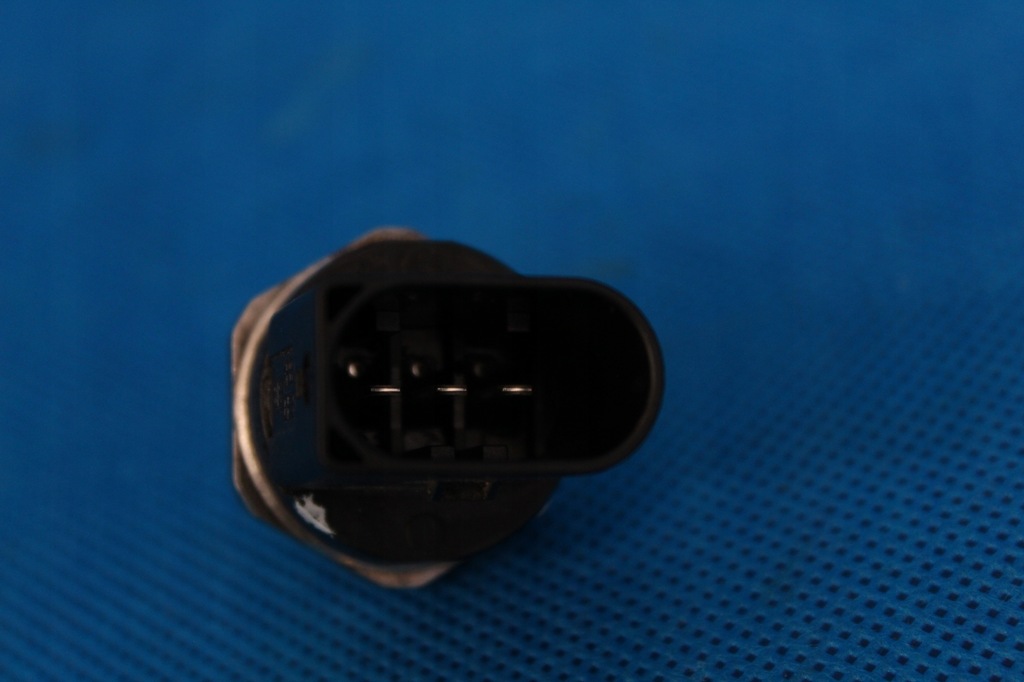 AUDI A3 8V LIFT KRAFTSTOFFDRUCKSENSOR 2016R 06J906051F Product image