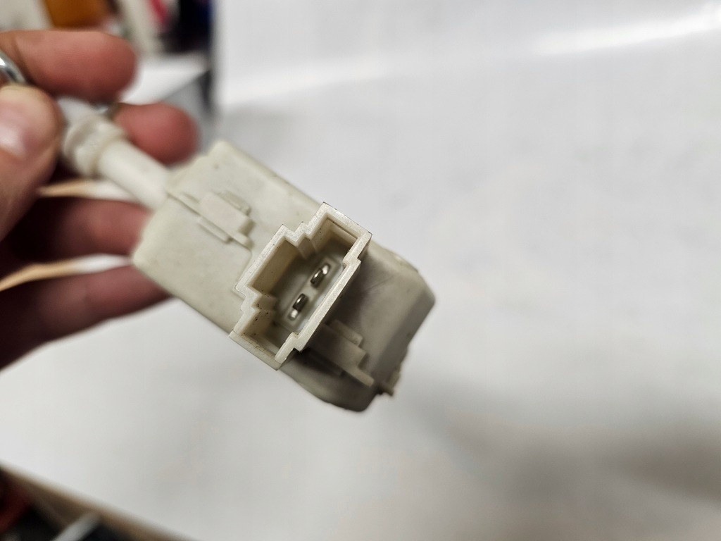 VOLKSWAGEN KRAFTSTOFFKLAPPE STELLANTRIEB 3B0959782 Product image
