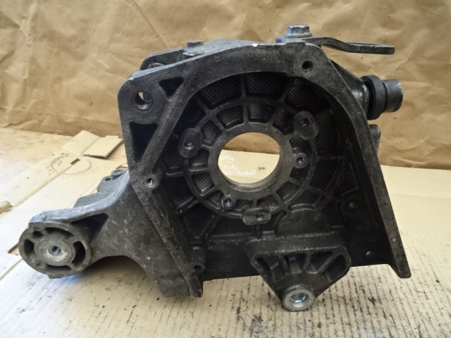 PUMPENBEFESTIGUNGSPFOTE OPEL VECTRA ASTRA 55187918 Product image
