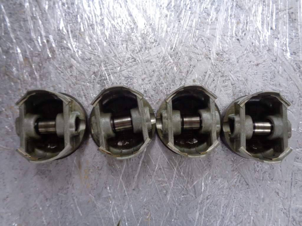 HONDA HORNET CB 900 Block, Motorkurbelgehäuse, Kolben Product image