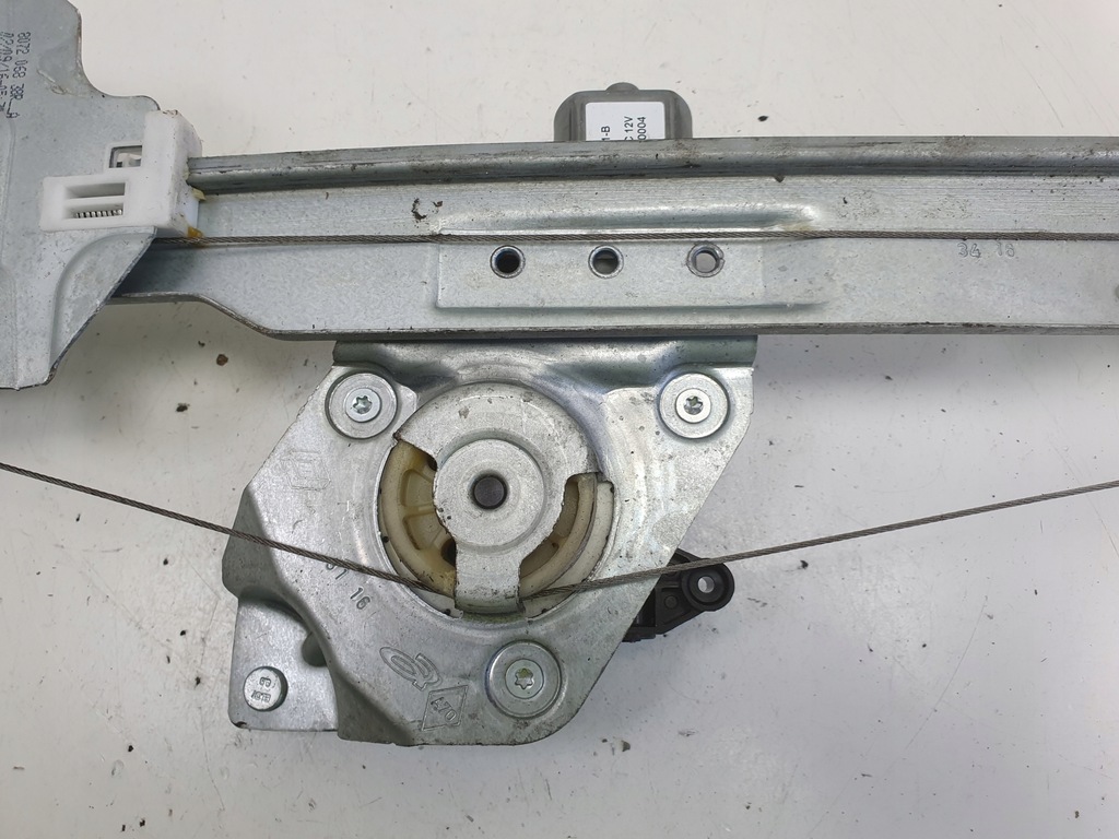 Dacia Duster RECHTER FENSTERHEBEMECHANISMUS, Frontmotor 807206838R Product image