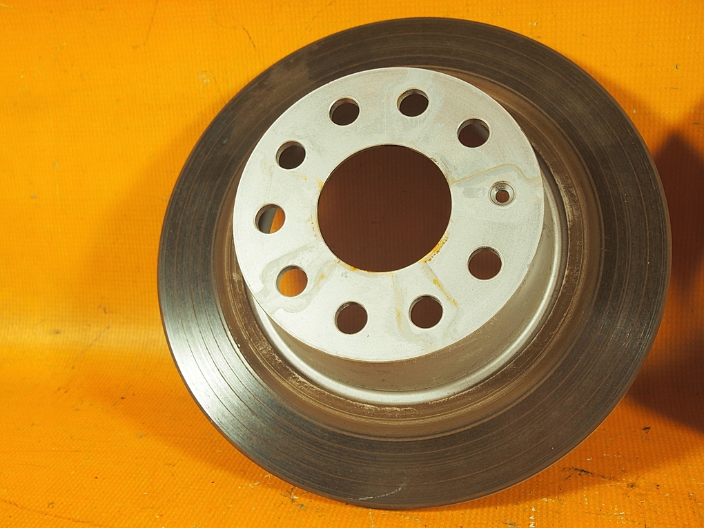 Audi Q2 81A 32 km Bremsscheiben hintere Blöcke 272 mm 5q0615601b Product image