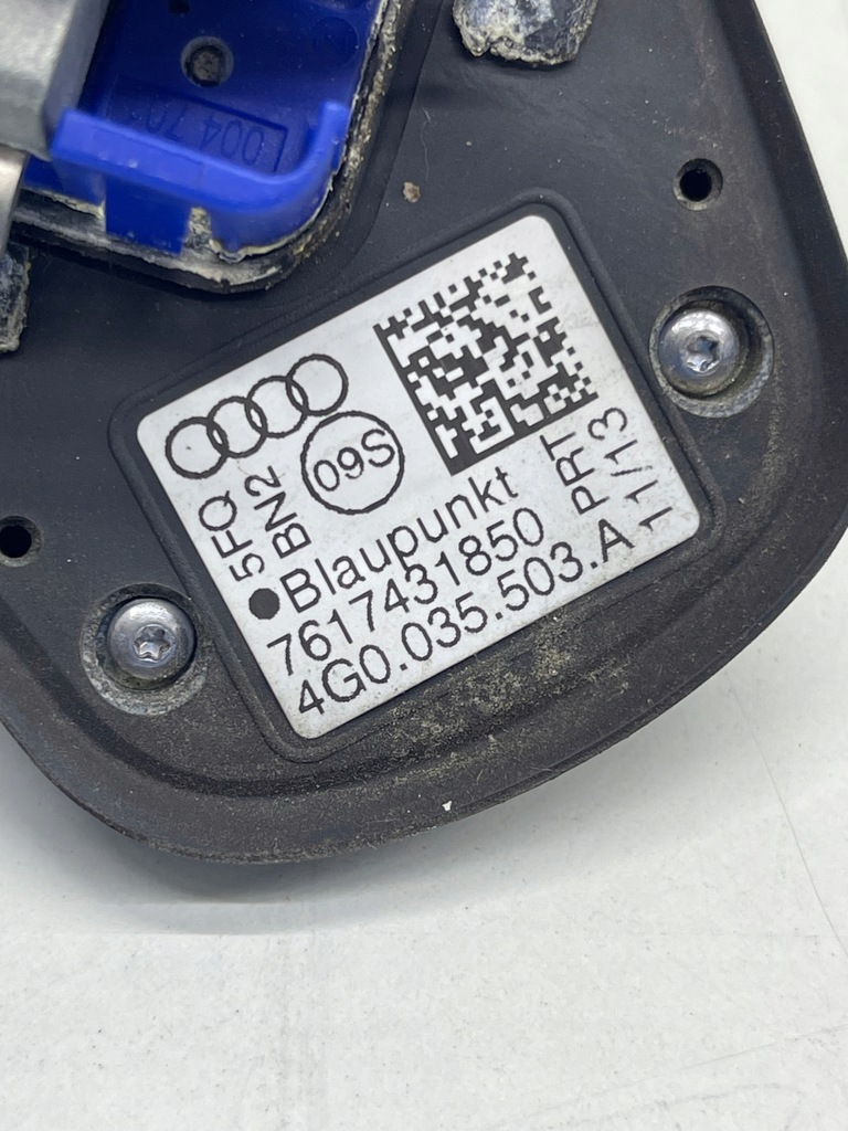 AUDI A4 B8 A5 8T A6 C7 Hai-Dachantennenmodul GPS MAT SCHWARZ Product image