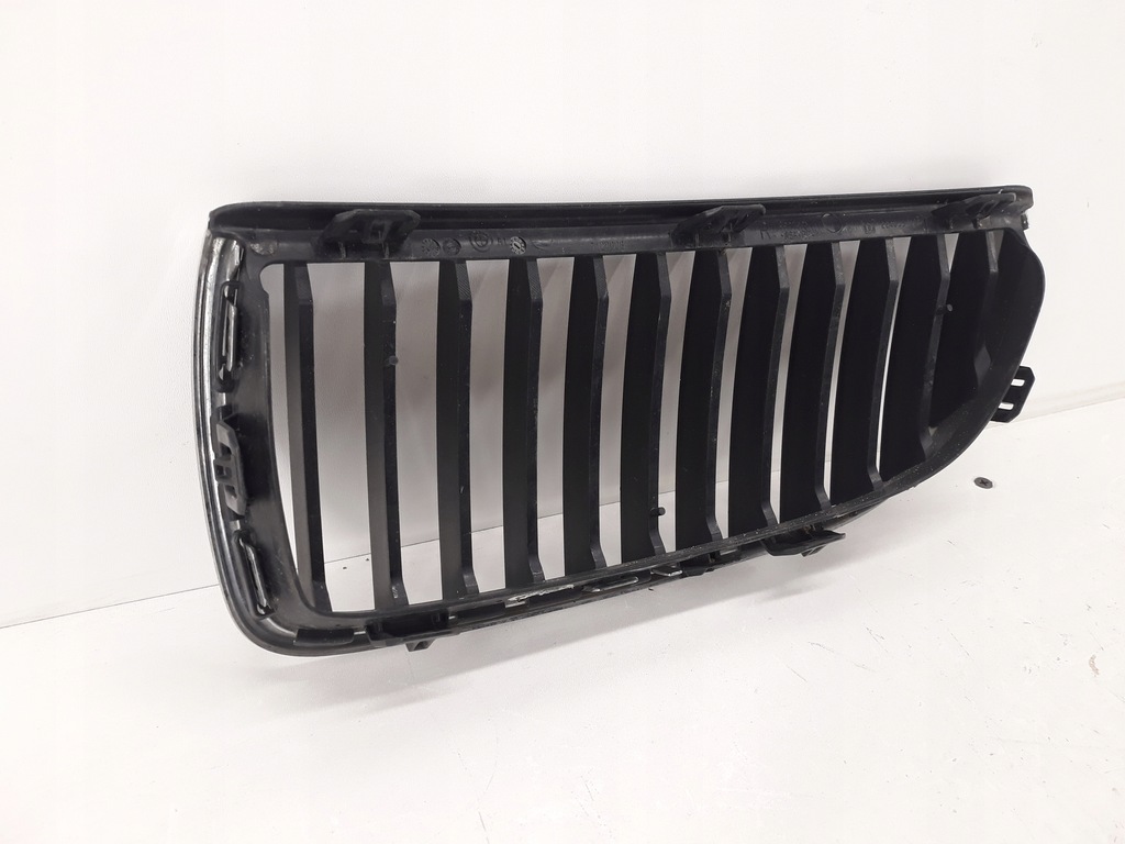 BMW 3er E90 E91 04-08 Nierengrill links rechts Product image