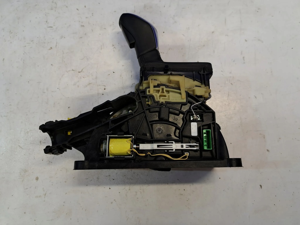 Volvo S60 2015 Wagenheber und Schalthebel Product image