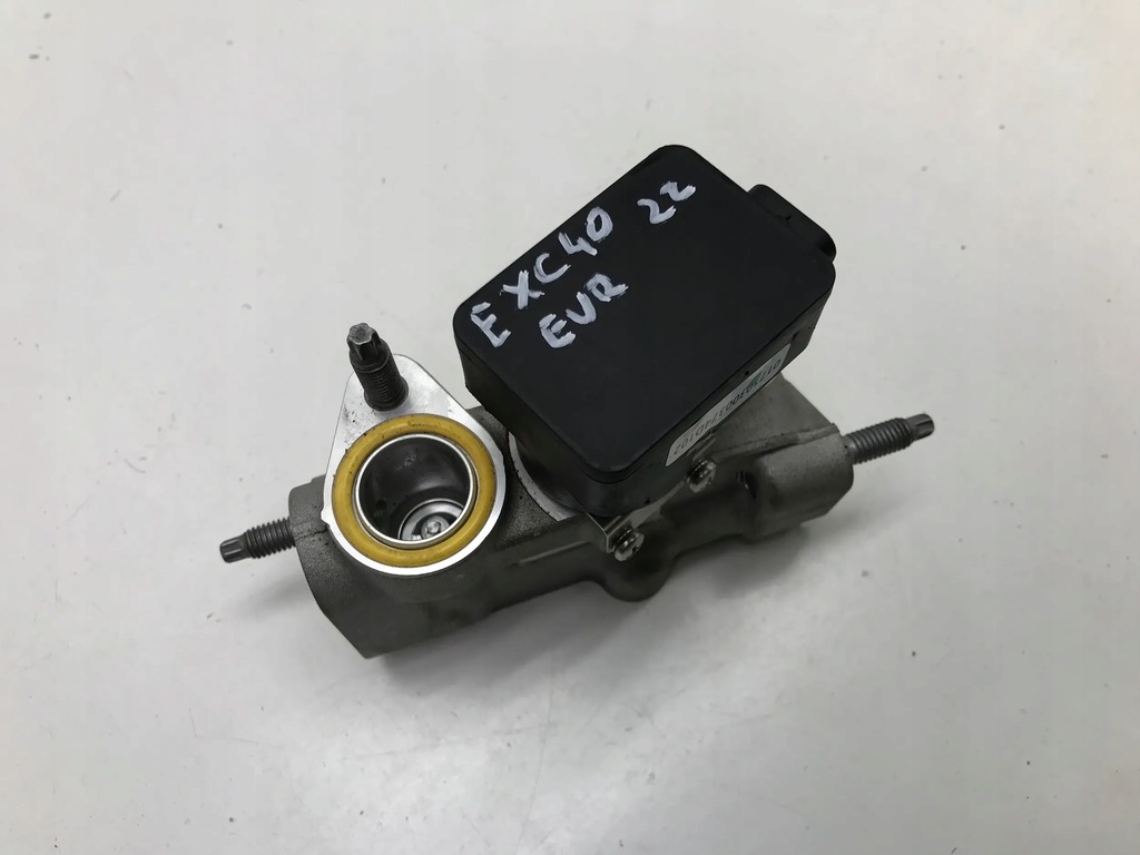 VOLVO XC40 RECHARGE AIR CONDITIONING EXPANSION MAGNETVENTIL 32373354 Product image