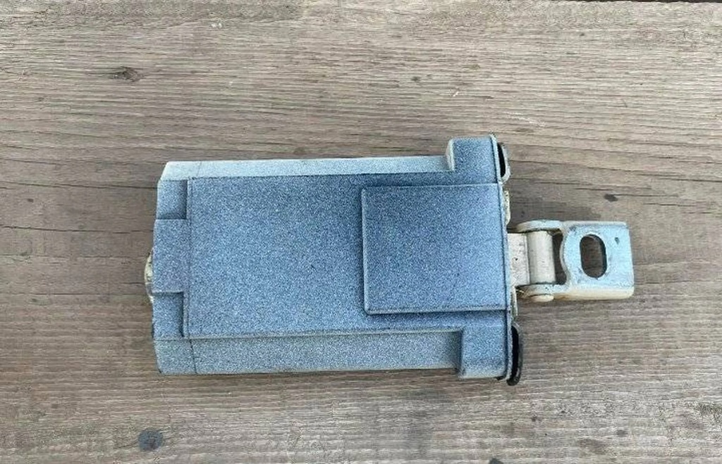 Mercedes-Benz E W210 2000 Türbegrenzer Product image